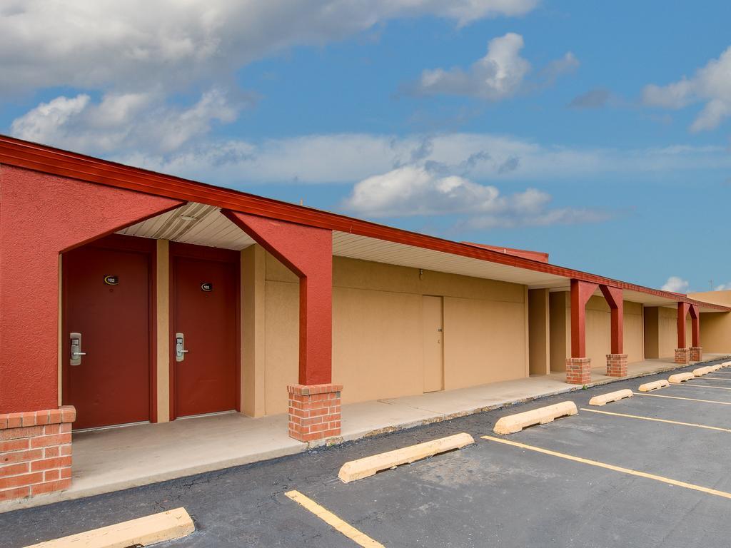 Travelers Inn Midwest City Exterior foto