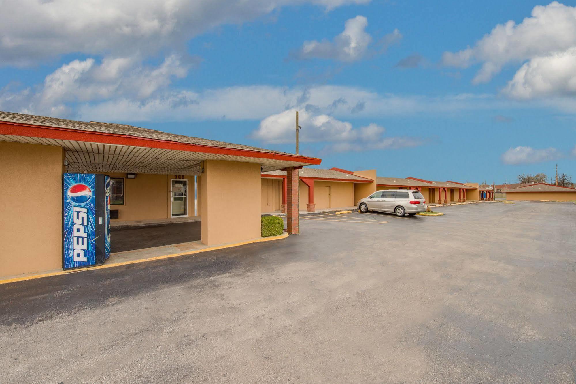 Travelers Inn Midwest City Exterior foto